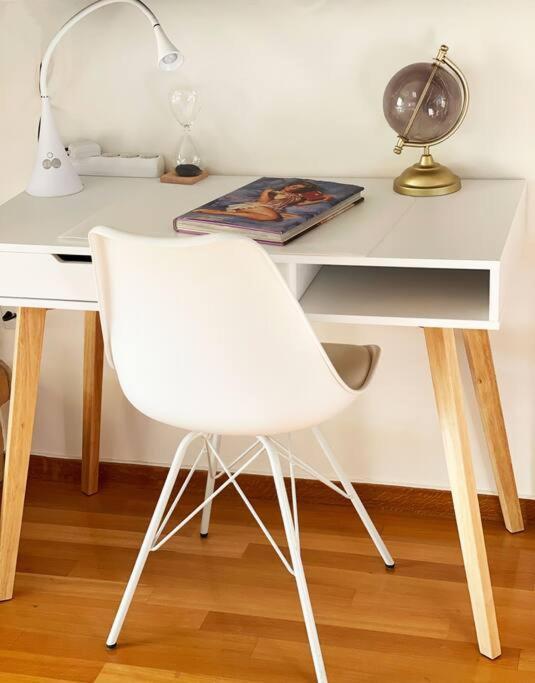 Ferienwohnung Μαρούσι- Η Ηρεμία Των Β.Προαστίων Δίπλα Στο Κέντρο Athen Exterior foto